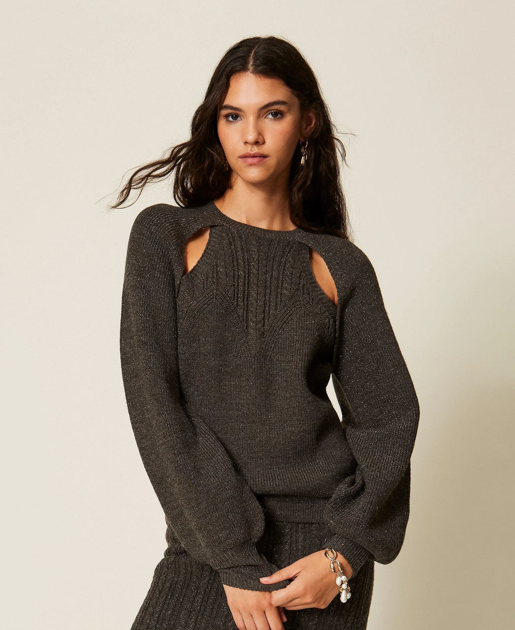 Maglia con cut-out e trecce